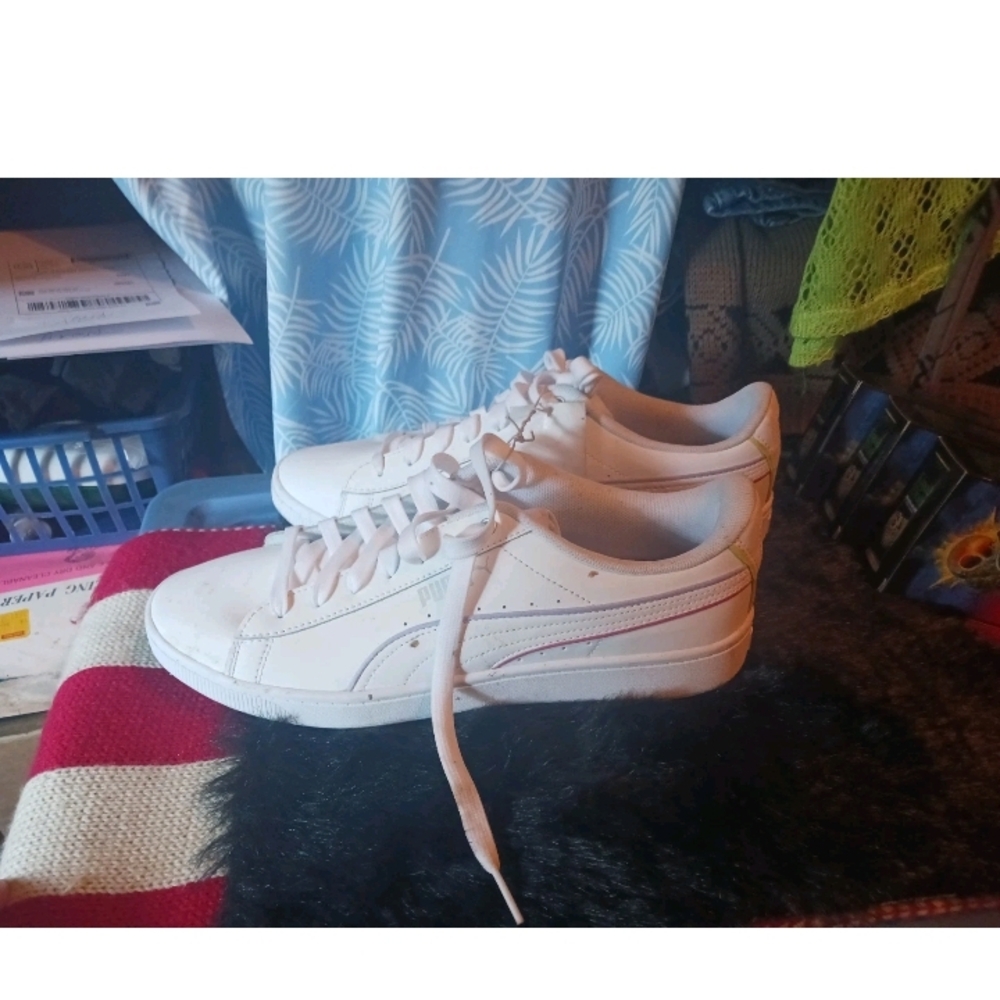 Puma Vikky  White Women's Sneakers Size 10 - Picture 4 of 8